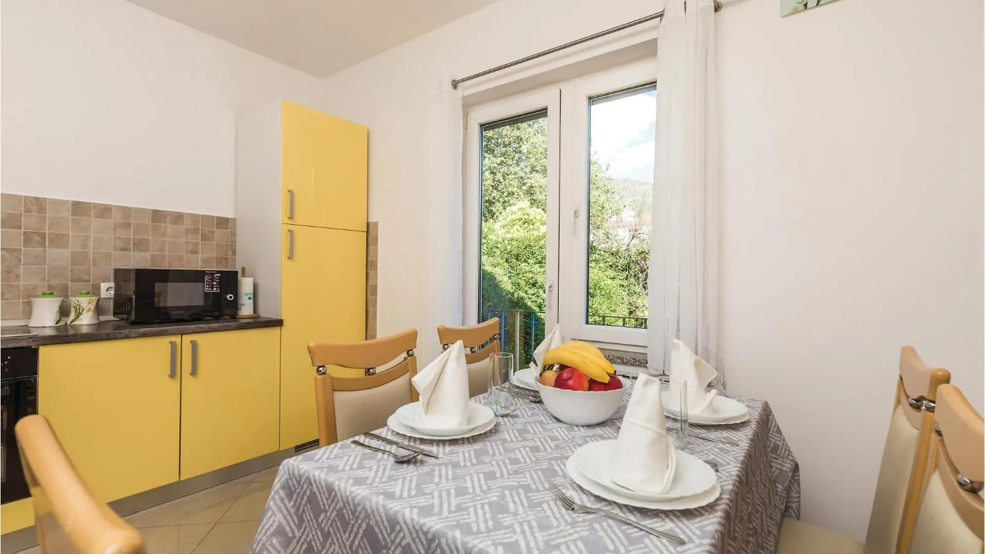 Stunning Apartment In Lovran With Kitchen 0*,