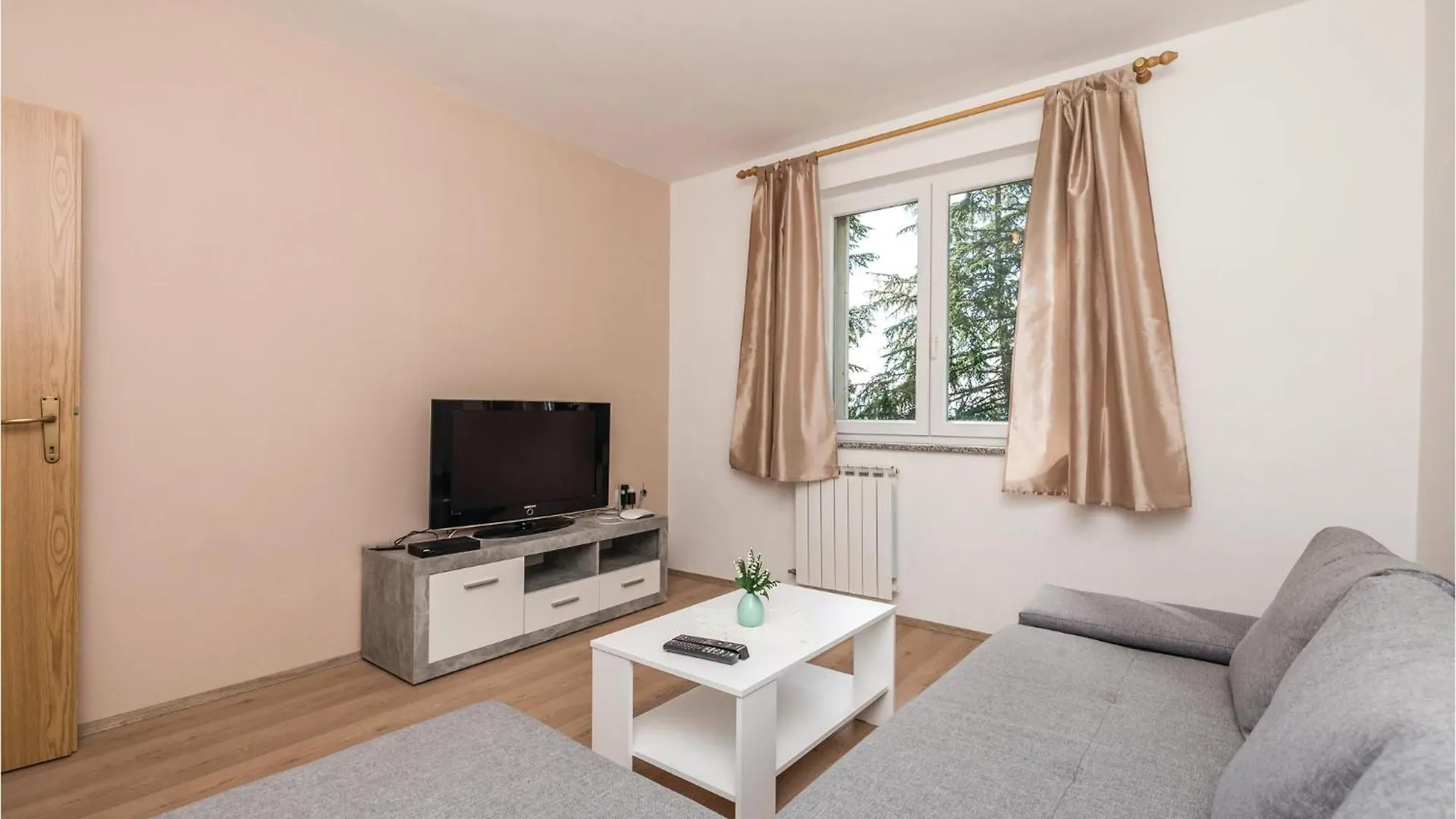 Stunning Apartment In Lovran With Kitchen