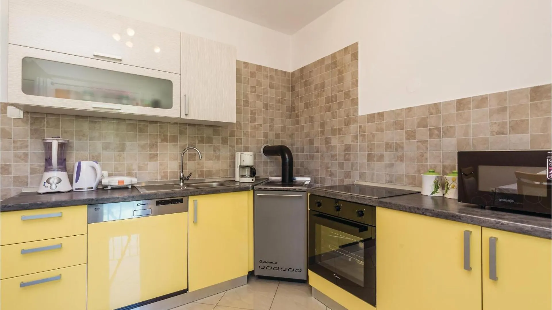 Stunning Apartment In Lovran With Kitchen